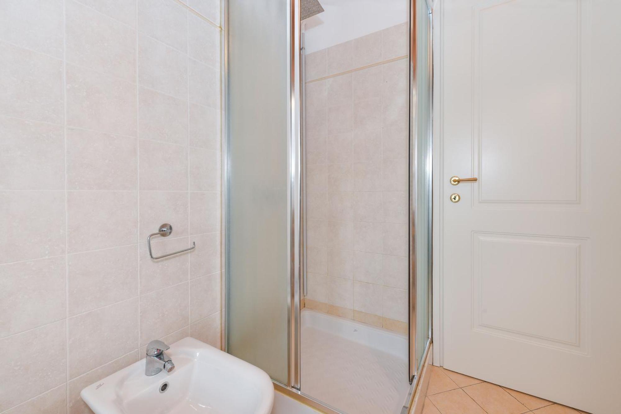 Wendy Apartment- Twobedroom & Pool & Parkprivatefree & Sports Desenzano del Garda Exterior photo